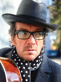 Elvis Costello 艾尔维斯 卡斯特罗