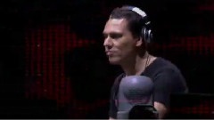 Tiësto - He's A Pirate