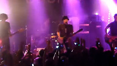 Fall Out Boy - My Songs Know What You Did In The Dark(Light Em Up)