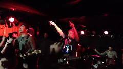 Fall Out Boy - My Songs Know What You Did In The Dark(Light Em Up)