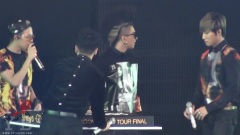 被哥哥们欺负的腻腻