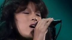 飾りじゃないのよ涙は