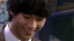 杨真万自弹自唱