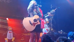 Megan Nicole - 法国巴黎站演唱会2014 第一部分