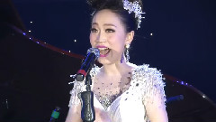 清粼粼的水蓝莹莹的天