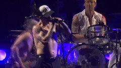 Red Hot Chili Peppers - Under The Bridge