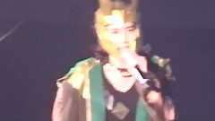 扮演Loki无法举起锤子