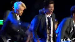 Intro & Wolf EXO亚洲音乐节 主-Baekhyun 13/10/09 饭拍版