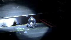 G-Dragon(BigBang) - 权志龙在台上翻滚一小段