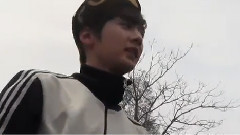 Chunji Unteracting With Fans