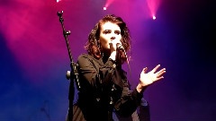 Ren Harvieu - Walking In The Rain