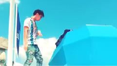 G-Dragon(BigBang) - Dry D Water Fight