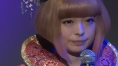 CMで社交ダンス!舞踏会イメージの衣装で登場!液晶テレビ