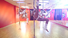 性感的钢管舞舞蹈