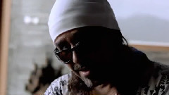 穿红色衣服的女孩