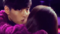 Rachel & Hyo Shin Kiss
