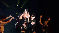 We Can't Stop(佳特别舞台)