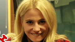 Pixie Lott - Can you Outstare Pixie Lott For 3 MINS