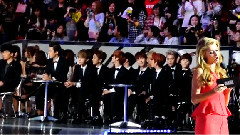 希尔顿出场 EXO台下表情