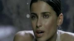 Nelly Furtado - Turn Off The Light