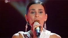 Nelly Furtado - Manos Al Airel Wetten Dass 现场版
