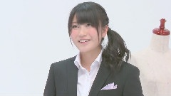 正しいポケットチーフ折り 1分胜负 (横山由依)