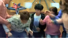 789游戏中倒塌的亨利