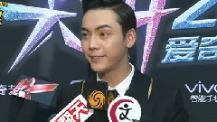 与吴奇隆合作很亲切