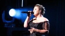 Kelly Clarkson - Uptown Funk + Walkaway 演唱会现场版 2015