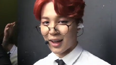 官网更新:jimin模仿j-hope的动作