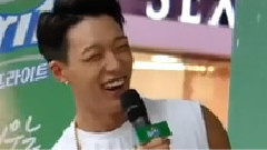 Bobby(iKON),iKON - Bobby 腹肌展示