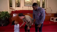 Justin Bieber - 敲门送惊喜(贾斯汀教堂篇)