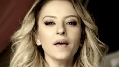 Giulia - Un Om Cu Un Pian