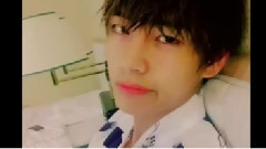 金泰亨推特更新:皱皱脸金泰亨