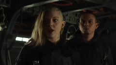 电影<饥饿游戏3:嘲笑鸟(上)>