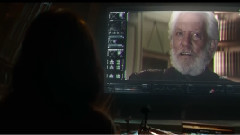 电影<饥饿游戏3:嘲笑鸟(上)> 剧场版预告片