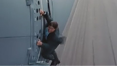 电影<碟中谍5:神秘国度>拍摄花絮之扒飞机