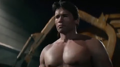 电影<终结者:创世纪> 日本版预告片之新旧T-800对决