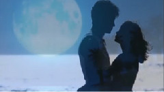 等你在梦里在如水的月光里