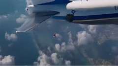 电影<钢铁侠3>精彩片段之空军一号