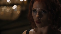 电影<复仇者联盟>中文片段之黑寡妇亮相