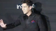 独自一人的姿势有点生疏