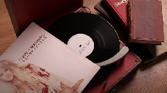 Carrie Underwood - Renegade Runaway