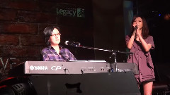 男孩看见野玫瑰