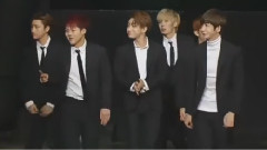 MONSTA X - Red CARPET