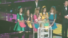 Melon颁奖典礼上台受赏 饭拍版