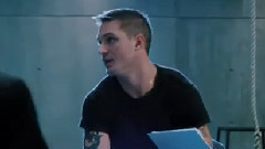 电影<特工争风> 片段之汤姆玩真人CS帅气十足