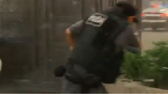 电影<速度与激情5>精彩片段之Hauling the Vault