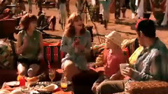 电影<单亲度假村>香港预告片3