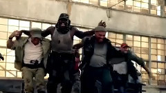 电影<敢死队3>电视版预告4